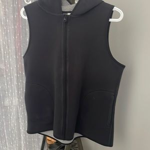 Lululemon Insculpt Vest. Size 10